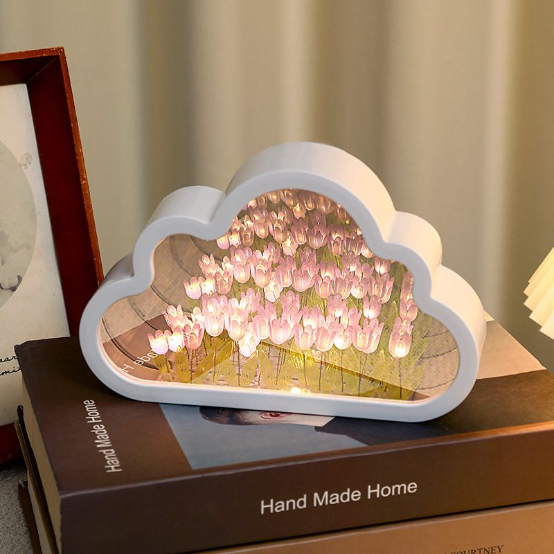 Tulip Cloud Desk Lamp