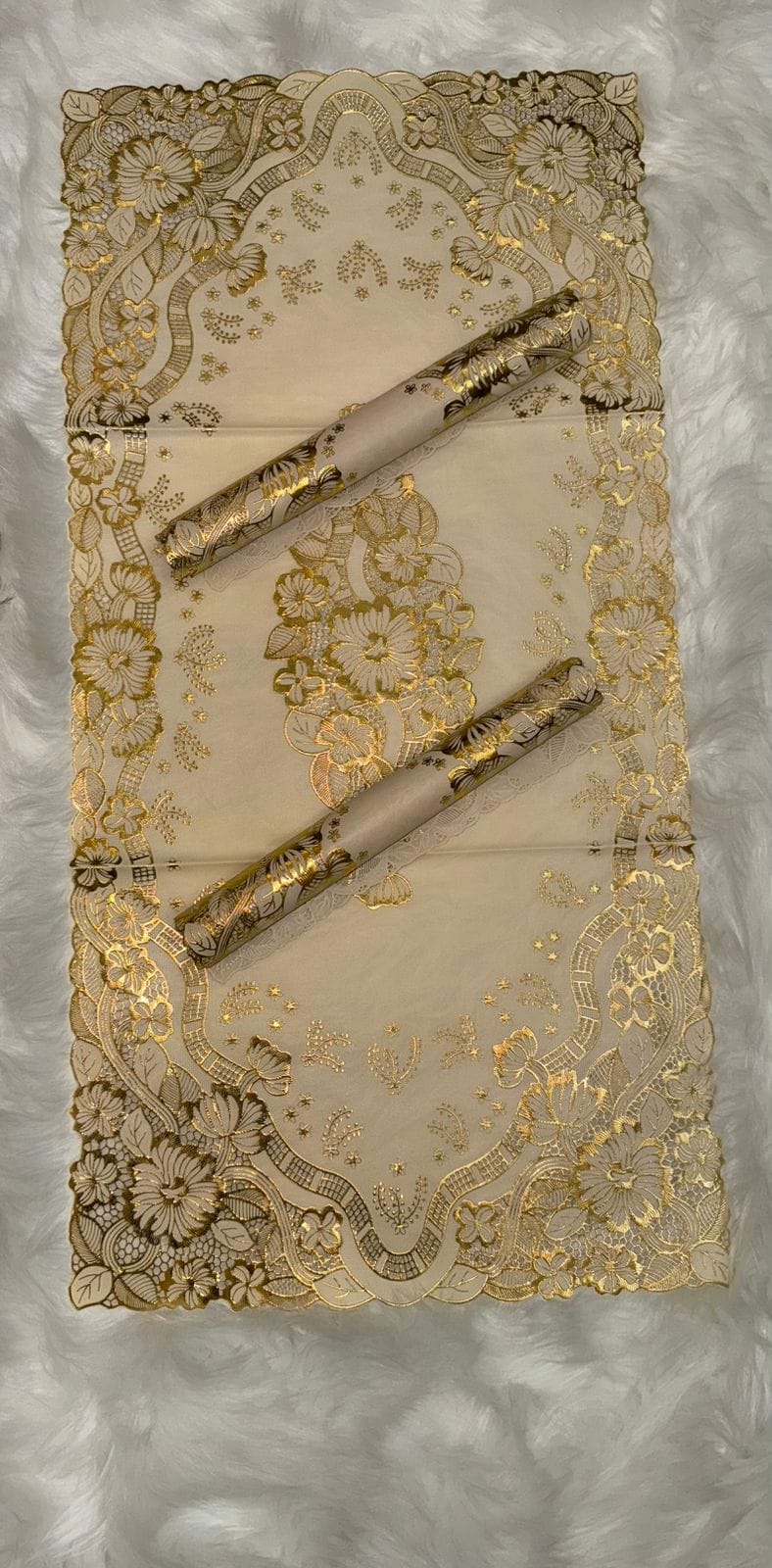 3 PCs Center Table Runner & Mats Set