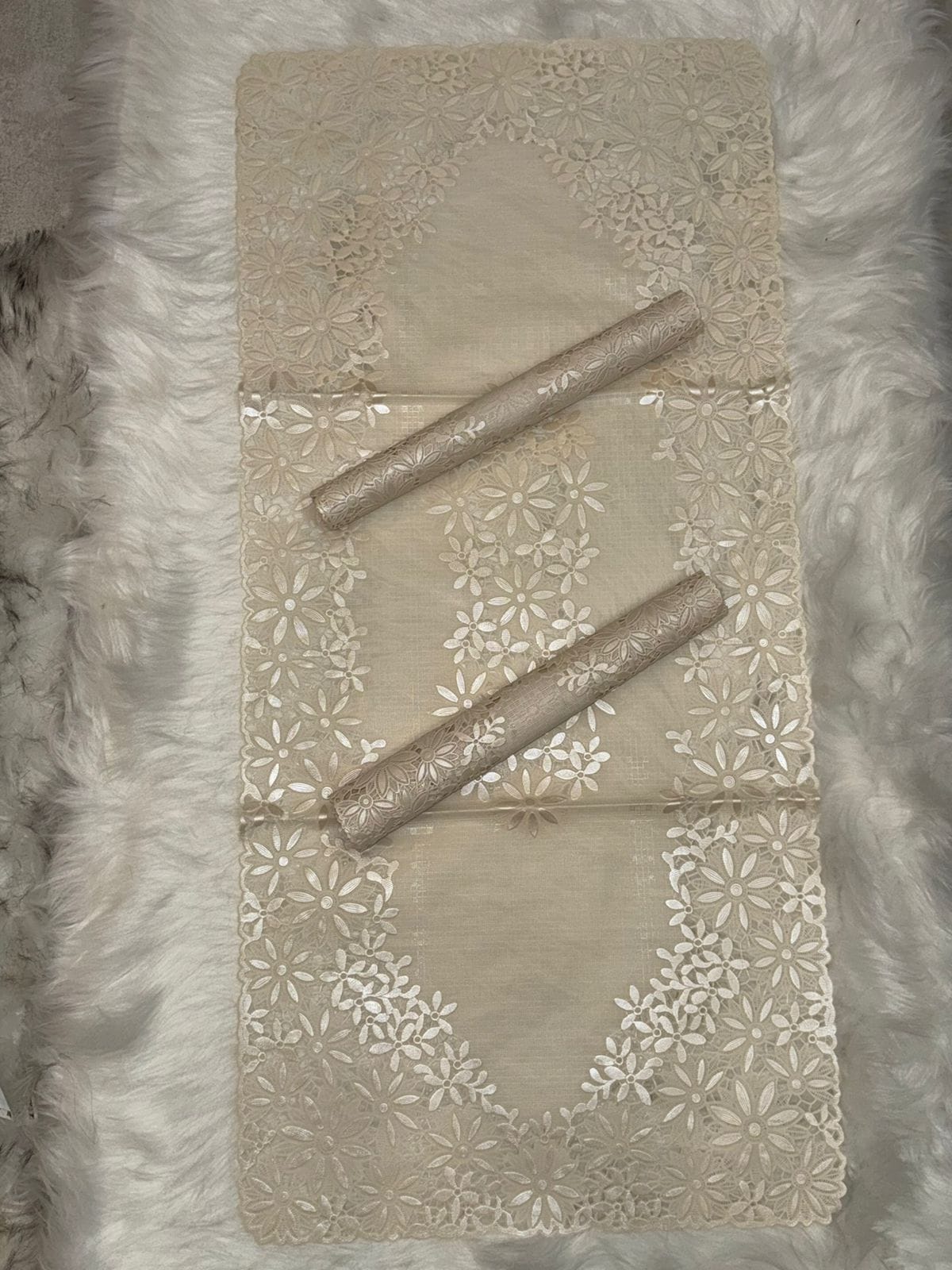 3 PCs Center Table Runner & Mats Set