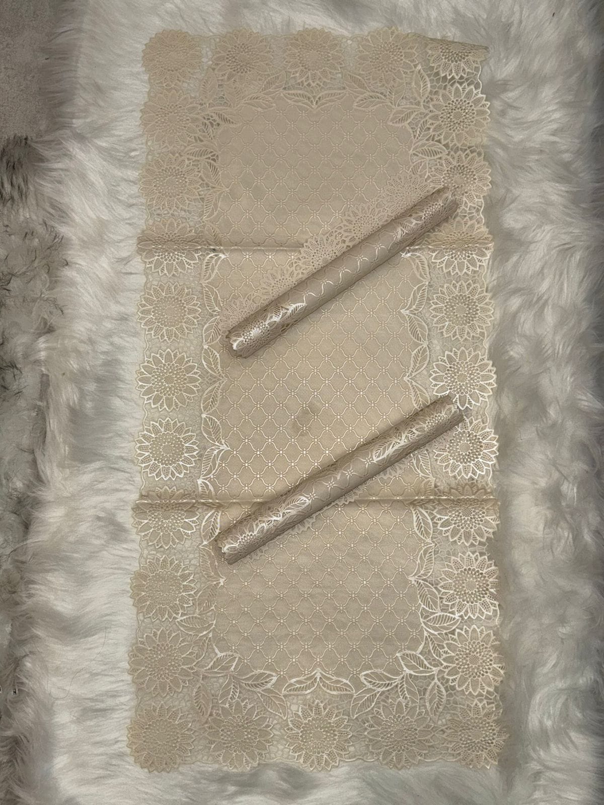 3 PCs Center Table Runner & Mats Set
