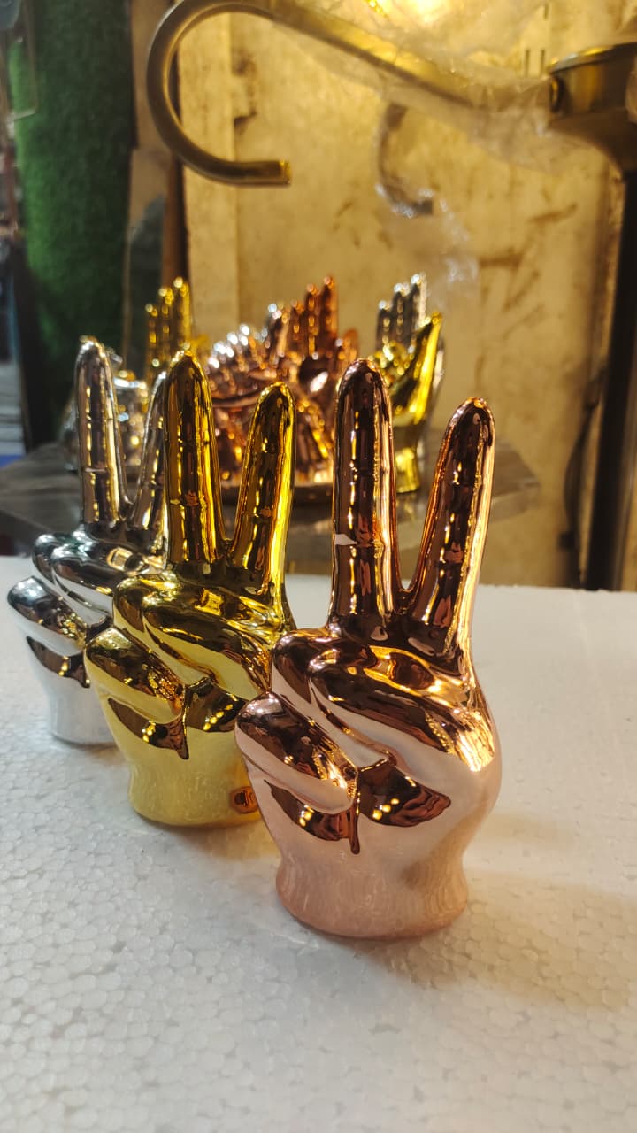 V-Sign Decor