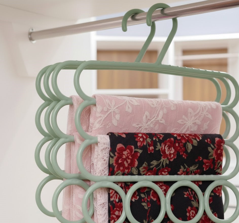 3 LAYER HANGER WITH 5 HOLES